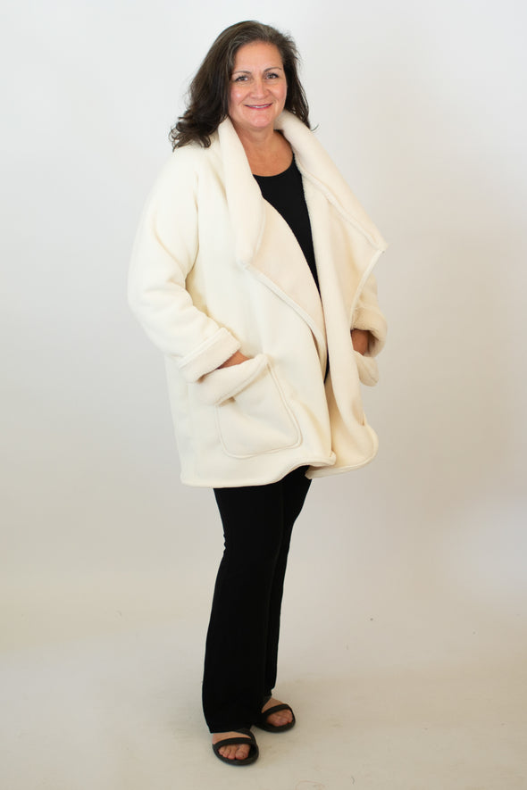 VAYU Coat / Winter White Sherpa Fleece
